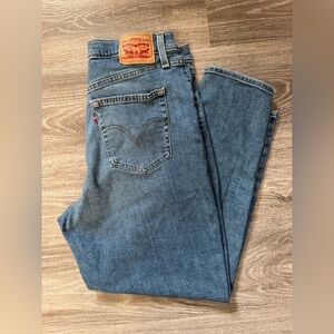 Levi’s Mom Jeans